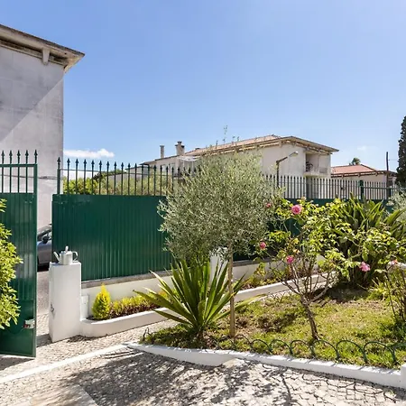 Altido Exclusive Villa With Terrace And Swimming Pool