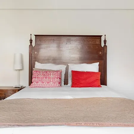 Holiday home Altido Exclusive Villa With Terrace And Swimming Pool Lisbon